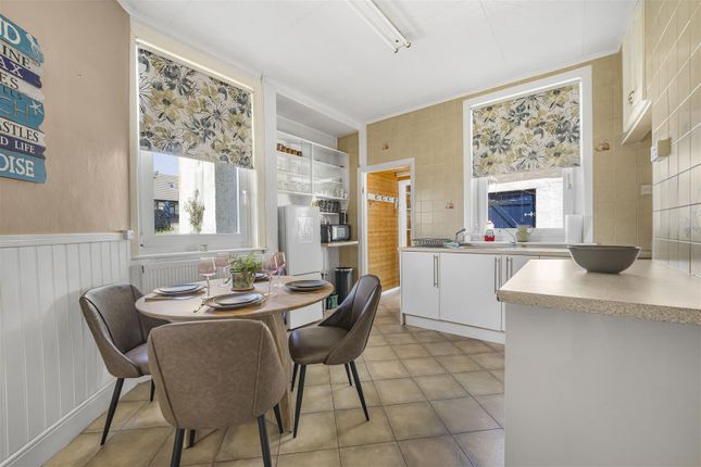 24, Craig Yr Eos Road, Ogmore-By-Sea Bridgend photo 4