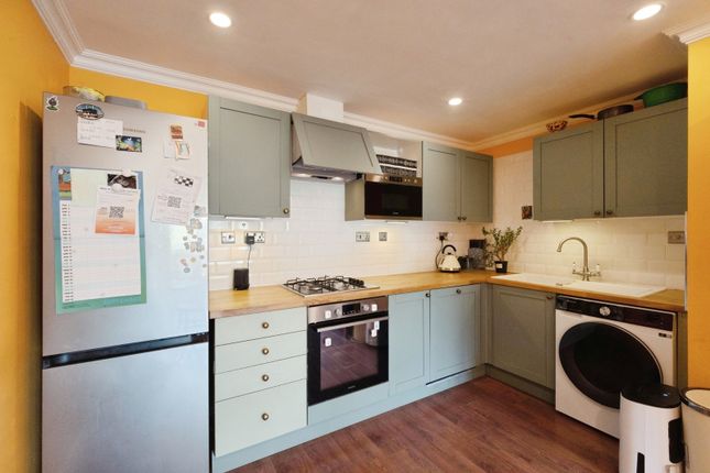 Flat 23, Delamere Court,, Hawker Place, Walthamstow photo 4
