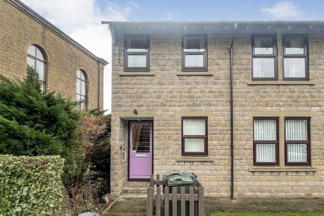 Flat for sale in Westcliffe Road, Shipley