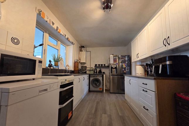 74, Perkins Avenue, Margate photo 4