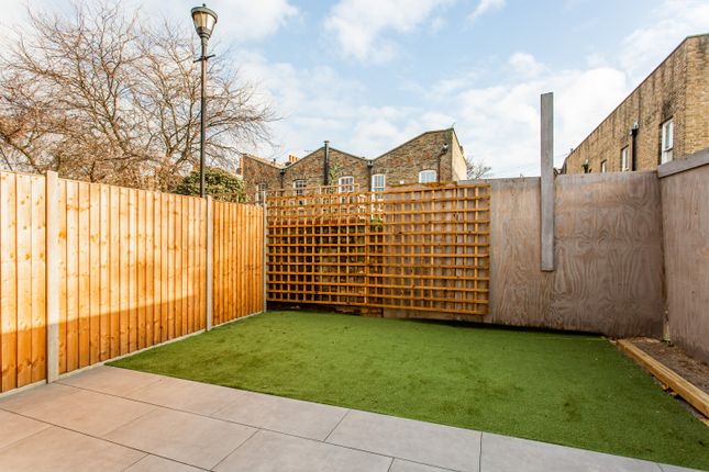 End terrace house to rent in Krupa Mews, Limehouse, London