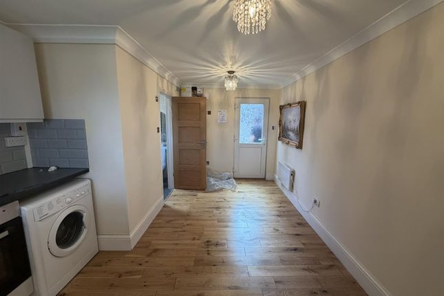 89, Hay Lane, London photo 3
