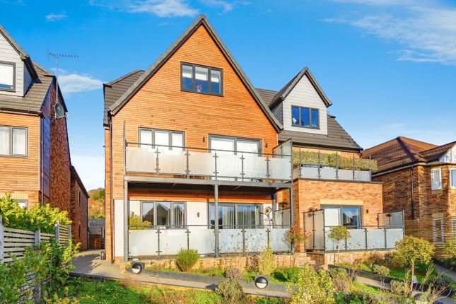 1-bed flat on Flat 8, St. Josephs House 232b, West Wycombe Road, High Wycombe, £245,000
