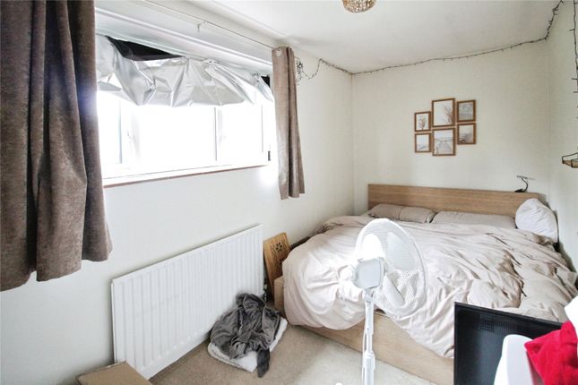 56, Goldhanger Cross, Basildon photo 4