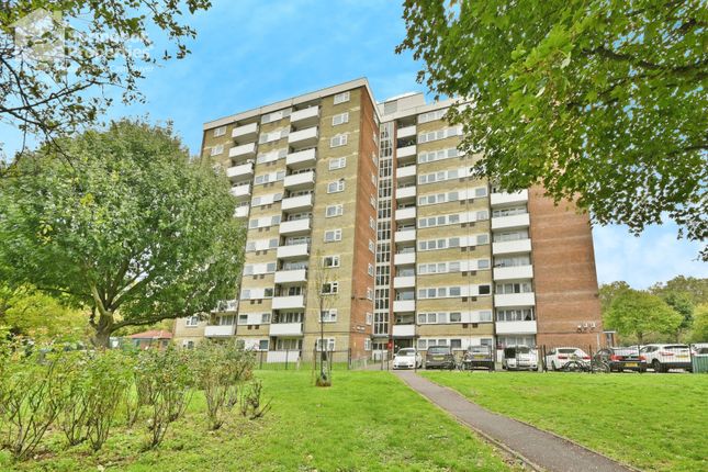 Flat for sale in Arica House, Slippers Place, Rotherhithe, London The Metropolis[8]