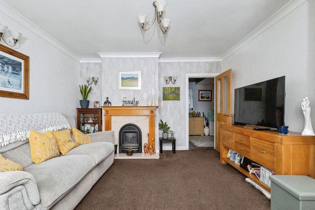 106, Wilshaw Grove, Lancashire photo 2