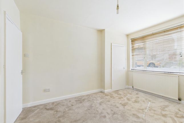 30, Woodthorpe Road, Sheffield photo 3