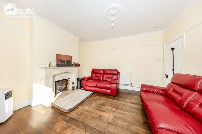 51, College Street, Ammanford photo 3
