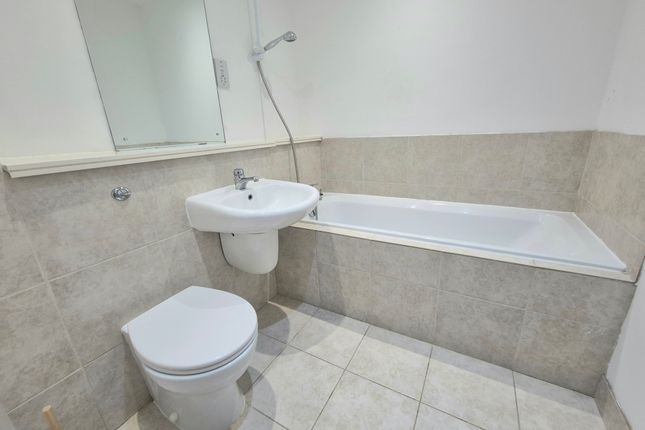 18, Silk Mill, Dewsbury Road, ELLAND photo 5
