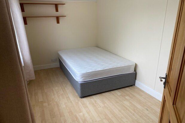 Room to rent in 21 Rede Close, Oxford