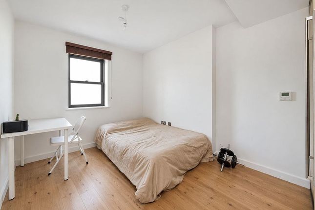 Flat 14, 23, Parkway, London photo 4