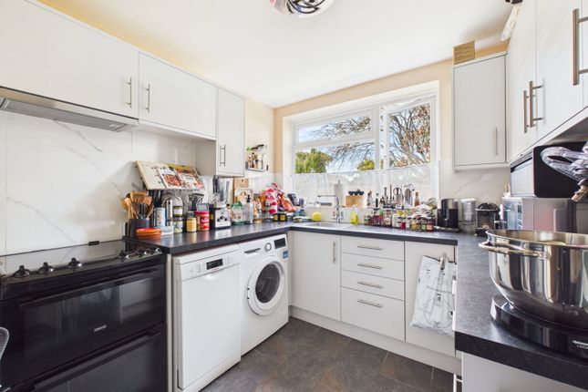 32,Durrington Gardens, The Causeway, Worthing photo 2