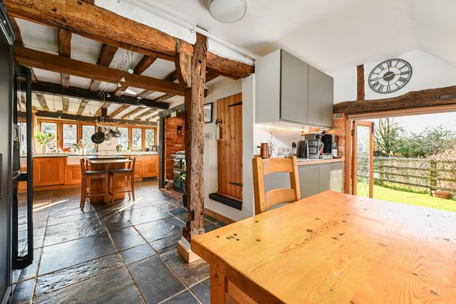 Rushtons Farm House, Warren House Road, Wokingham photo 4