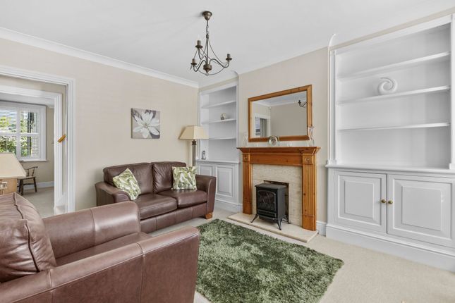 40 Horseshoe Crescent, Beaconsfield photo 2