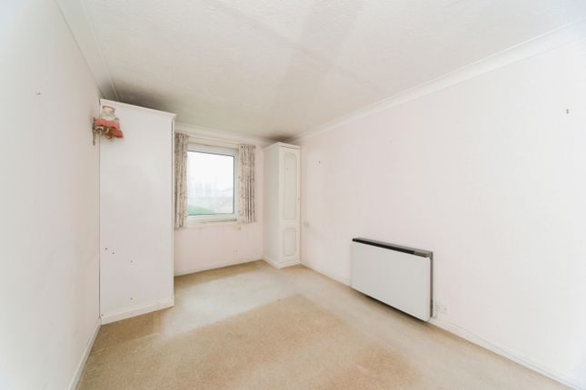 Flat for sale in Marine Parade, Seaford
