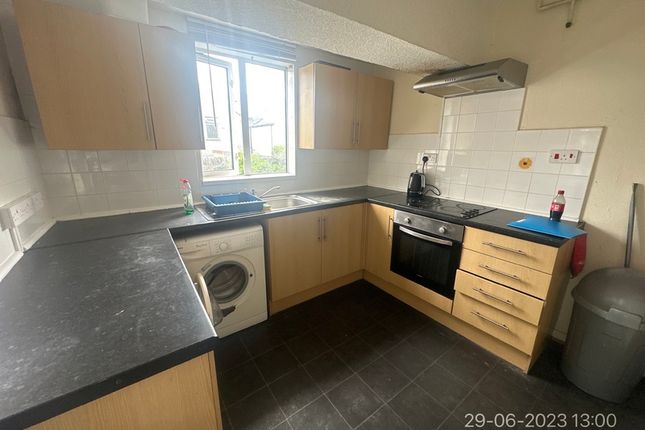 Terraced house to rent in Dogfield Street, Cathays, Cardiff