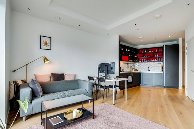 Thumbnail Flat to rent in Lyell Street, London