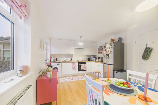 58 Leasyde Walk, Newcastle Upon Tyne photo 3