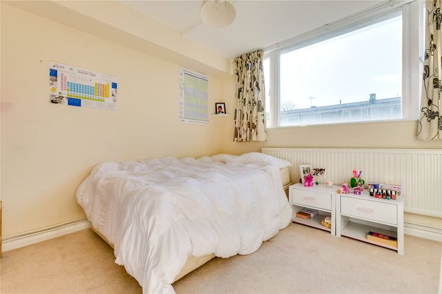 Flat to rent in Finborough Road, London