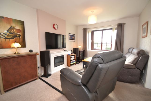 29 Tay Court, Eccleshill photo 2