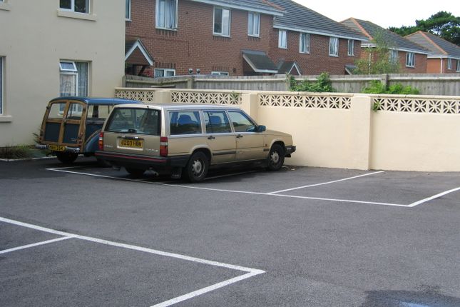Flat 10, Westfield Avenue, Hayling Island photo 5