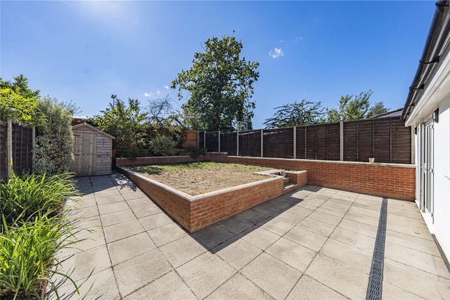 17, Somerset Close, New Malden photo 2