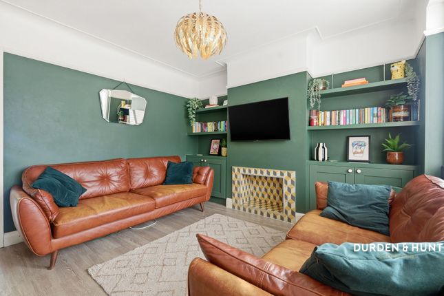 165 Englands Lane, Loughton photo 3