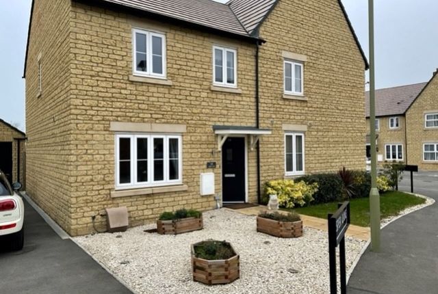Thumbnail Semi-detached house to rent in Jasper Lane, Carterton, Oxon