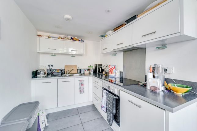 Apartment 4, The School House, 69, Tollington Road, Islington photo 4