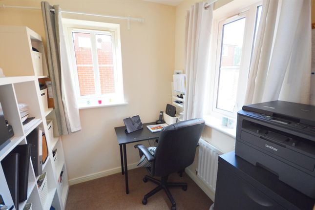 28, Ellis Way, Northampton photo 5