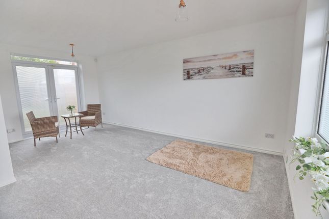 1a Roch Crescent, Manchester photo 4