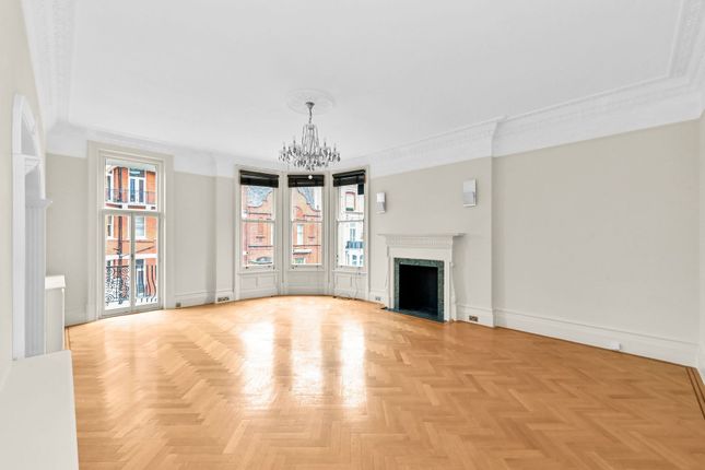 Flat 5, Cedar House Marloes Road, London photo 4