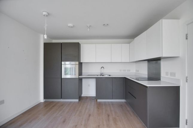 Kempton House - 2 Bedroom, Heritage Place, London photo 2