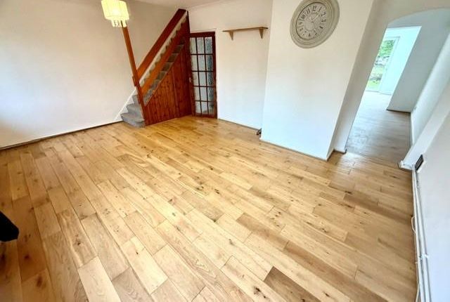 Norbury Grove, Mill Hill photo 2