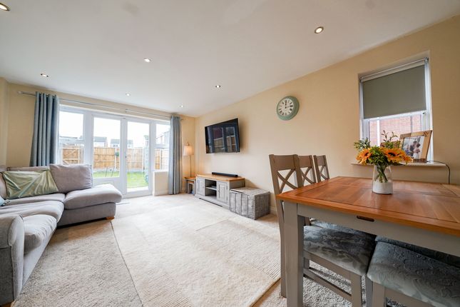 34 Russett Close, Leicester photo 4