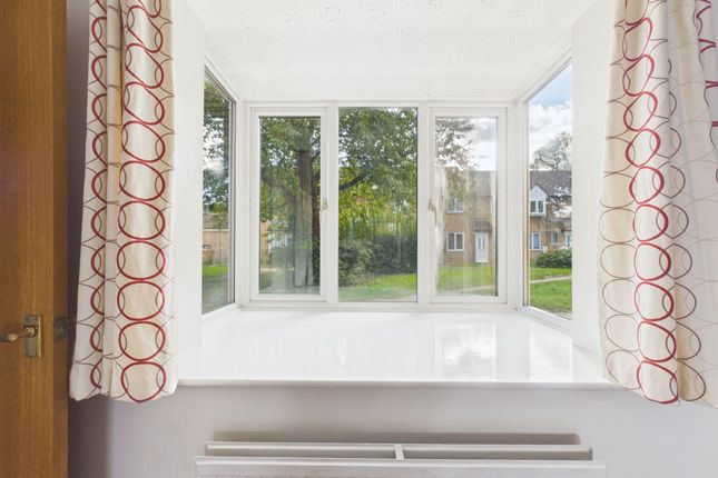13 Ashton Gardens, Huntingdon photo 3
