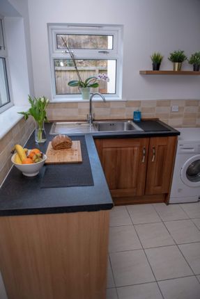 Shared accommodation to rent in St. Helens Avenue, Swansea