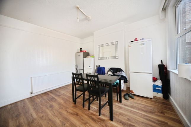 29, Baker Street, Luton photo 3