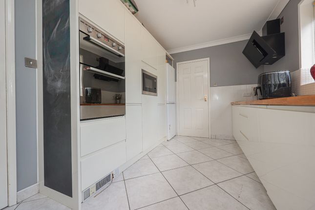 1 Spafford Close, Marton, Lincolnshire photo 4