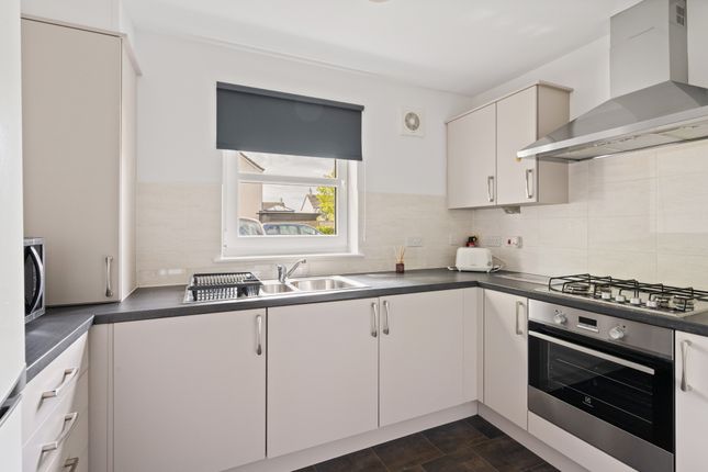 16a, Thorny Crook Crescent, Dalkeith photo 4