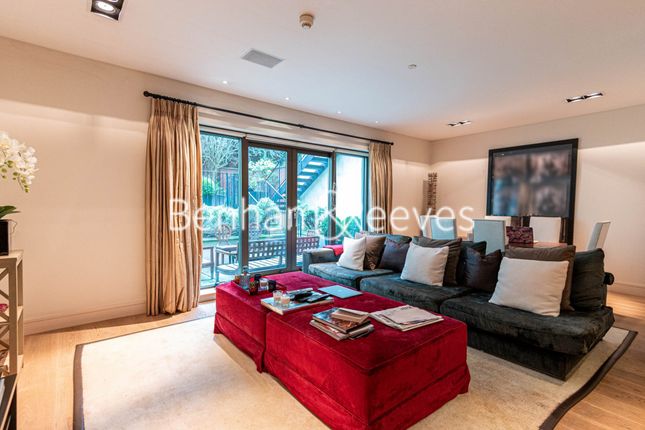 Thumbnail Town house to rent in Holland Park, Kensington