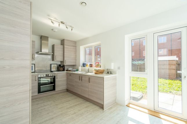 31, North Mead, Chichester photo 4
