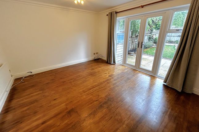 49, Primrose Road, Walton-on-Thames photo 4