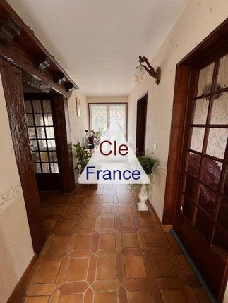 Country house for sale in Roullet-Saint-Estephe, Poitou-Charentes, 16440, France