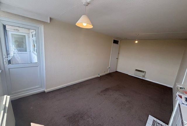 Flat 51, Rivermead, Wilford Lane, NOTTINGHAM photo 5