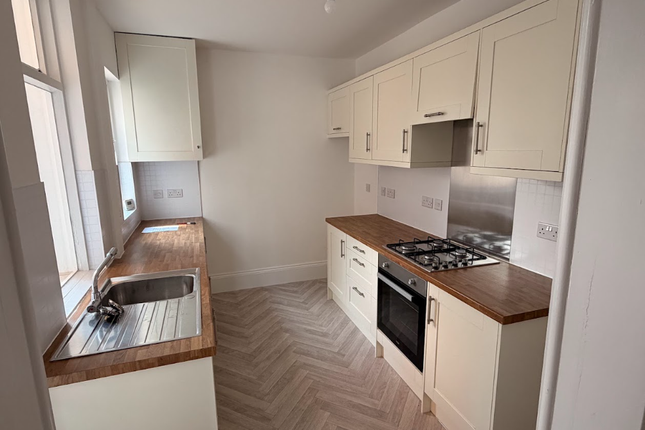 86, Sutton-in-Ashfield photo 4