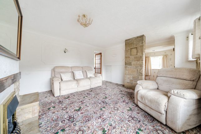 80, Hall Park Avenue, Leeds photo 3