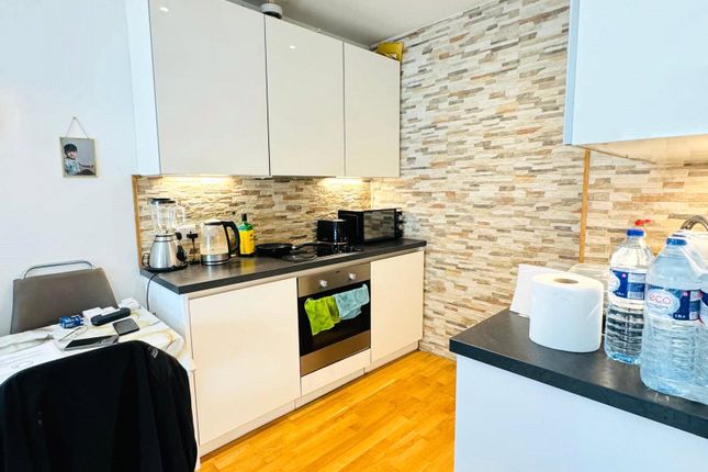 Flat 19, 19-21, Western Road, Southall photo 4