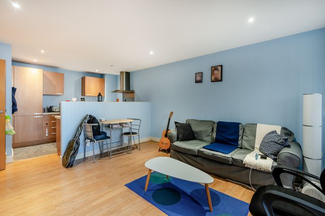 Flat 105, Ebb Court, Albert Basin Way, London photo 4