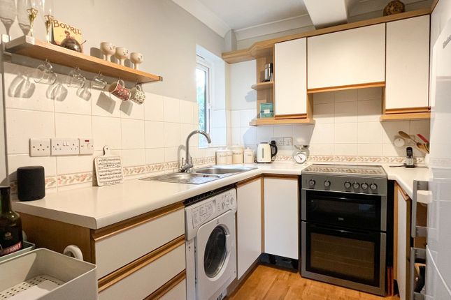 11 Abbey Court, St Martins Way, Battle photo 2